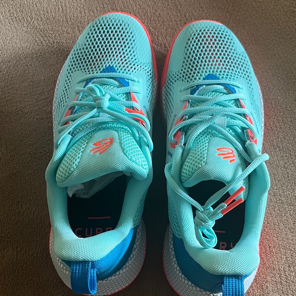 Under Armour - Basketball Shoes - Curry HOVR Splash 3 - Men’s Size 10/Women 11.5